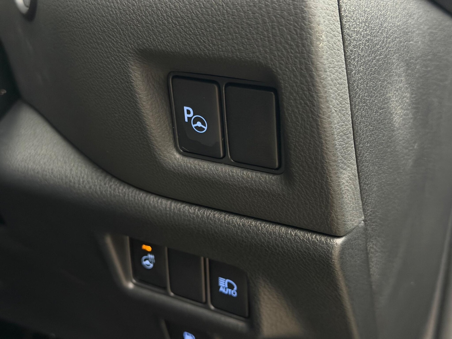 Used Toyota C-HR 2020 for sale - 78127955: Photo 21