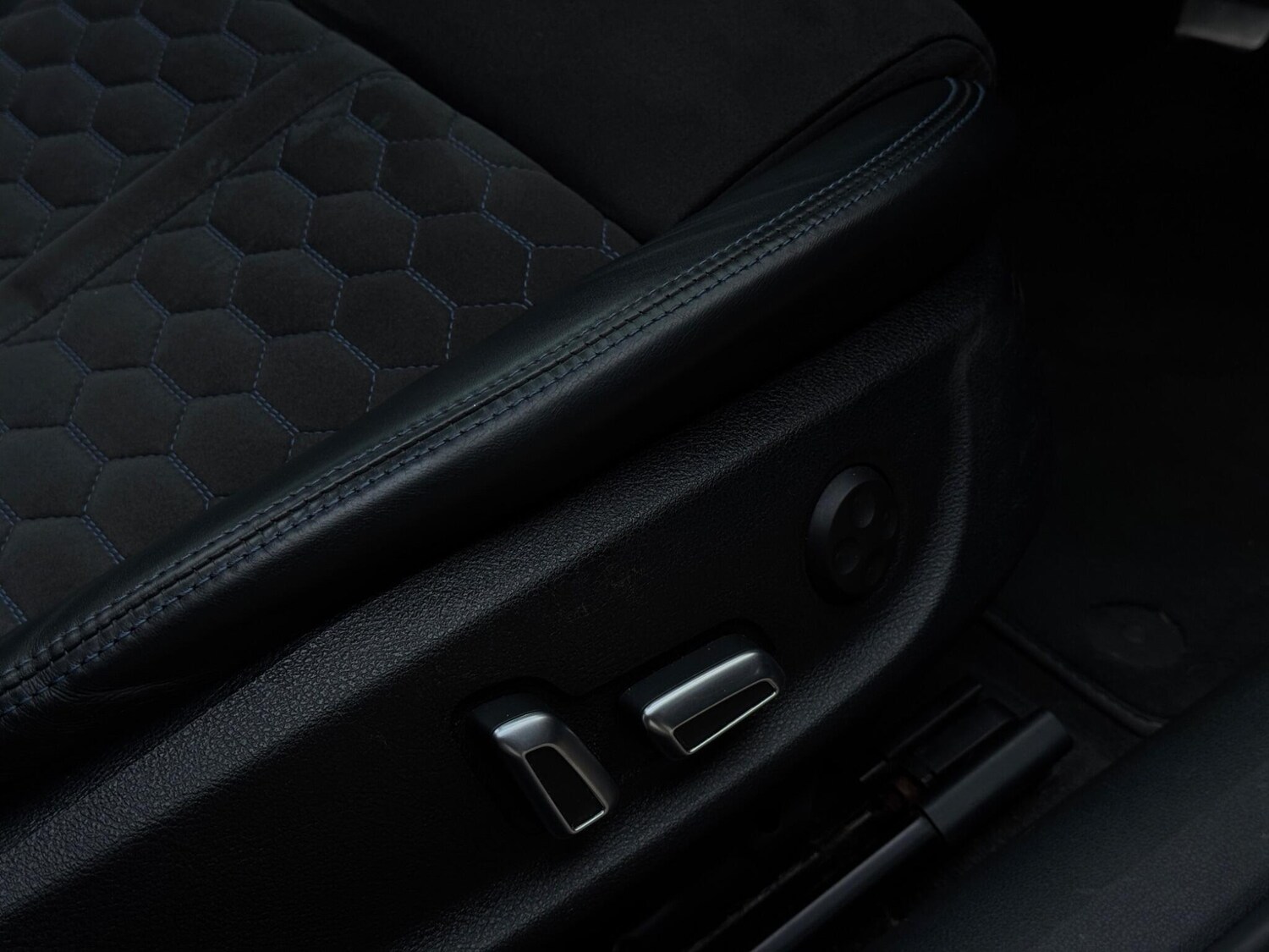 Used Audi RS6 2017 for sale - 78047119: Photo 65