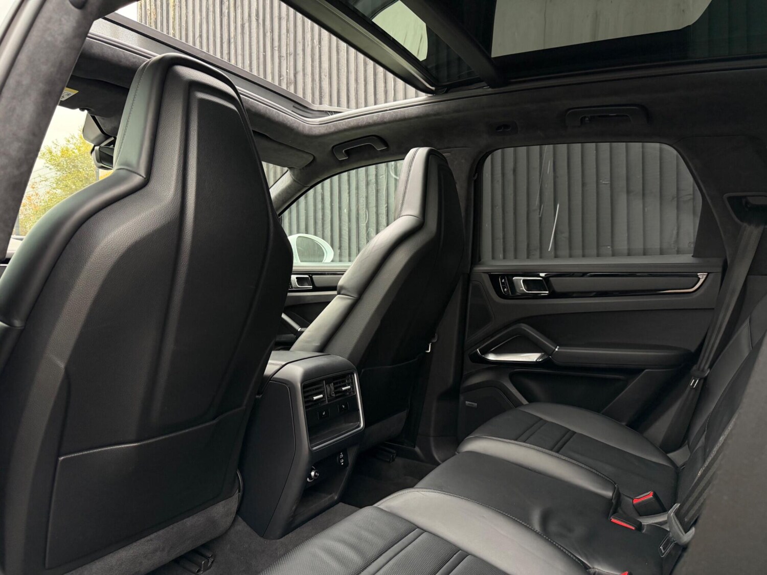 Used Porsche Cayenne 2020 for sale - 76561580: Photo 24