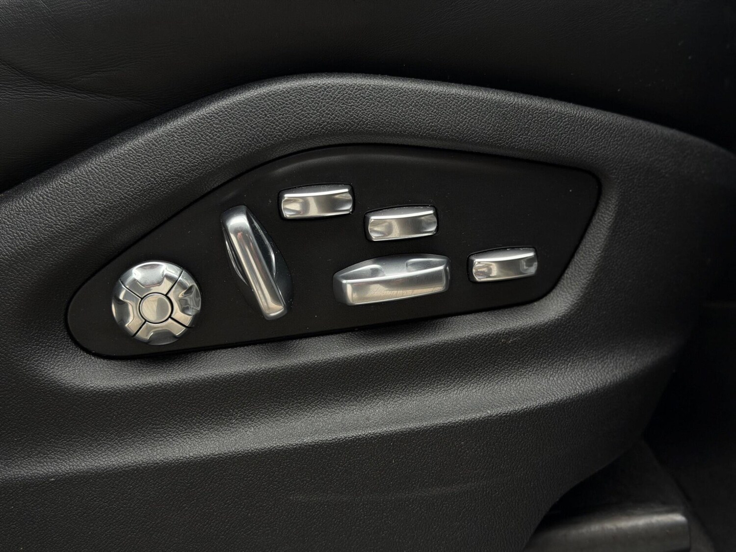 Used Porsche Cayenne 2020 for sale - 76561580: Photo 32