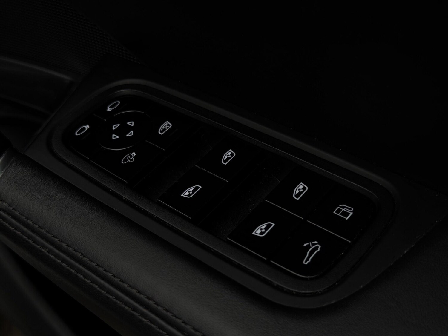 Used Porsche Cayenne 2020 for sale - 76561580: Photo 33