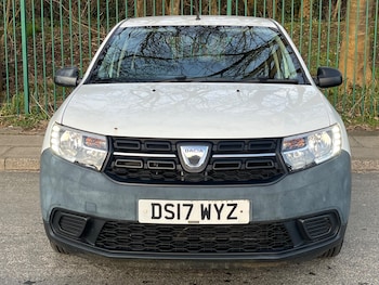 Used Dacia Sandero 2017 for sale - 76562490: Photo