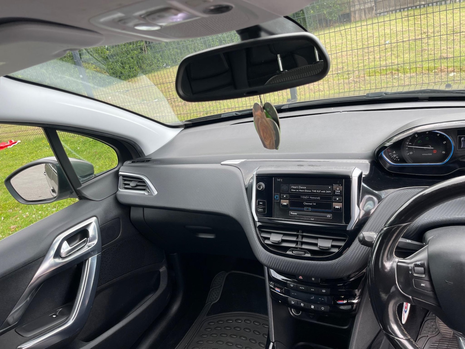 Used Peugeot 2008 2015 for sale - 76992747: Photo 12