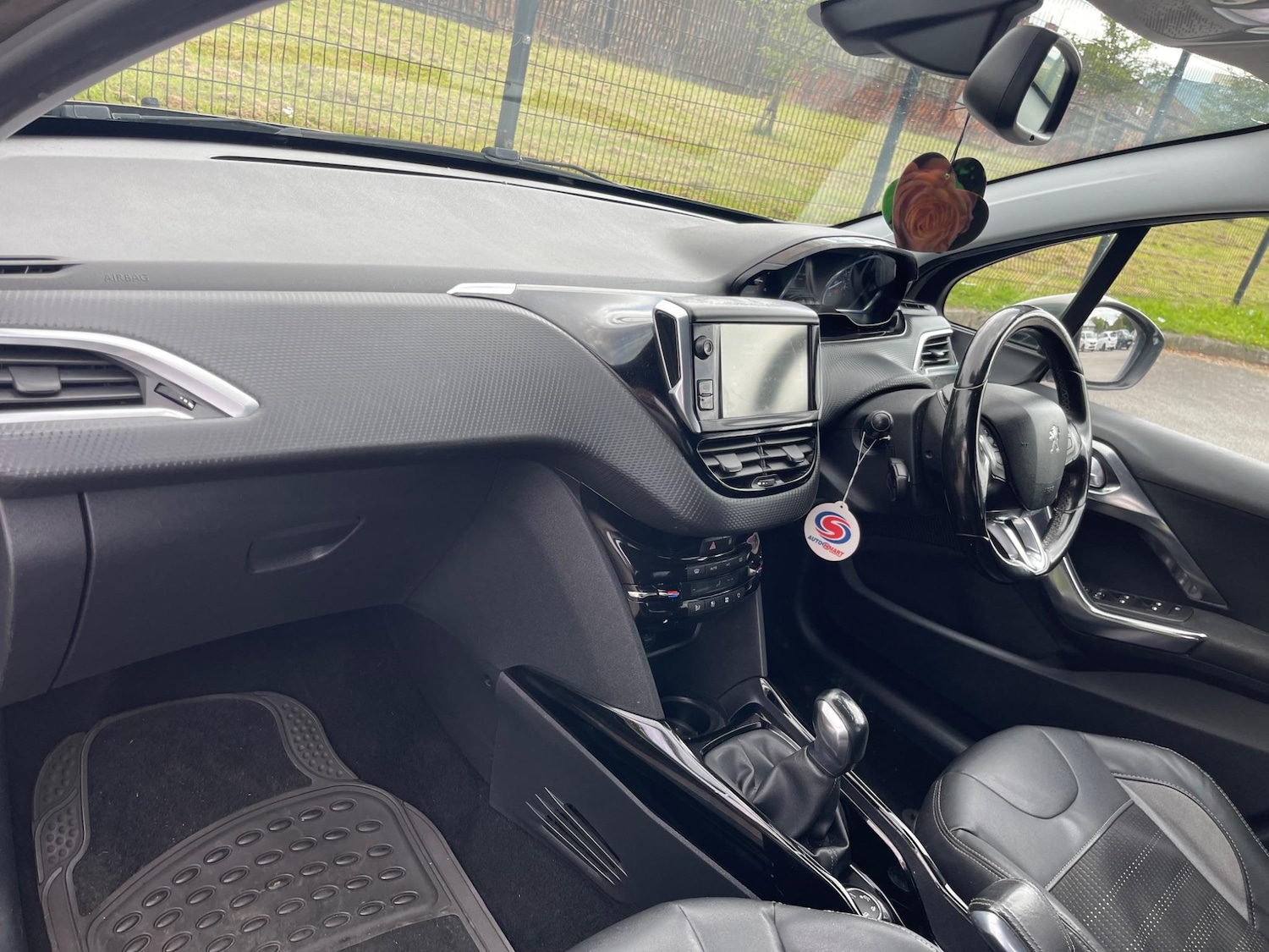 Used Peugeot 2008 2015 for sale - 76992747: Photo 14