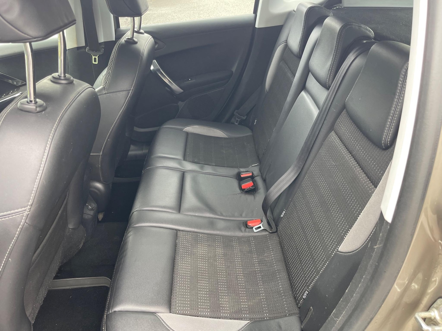 Used Peugeot 2008 2015 for sale - 76992747: Photo 17