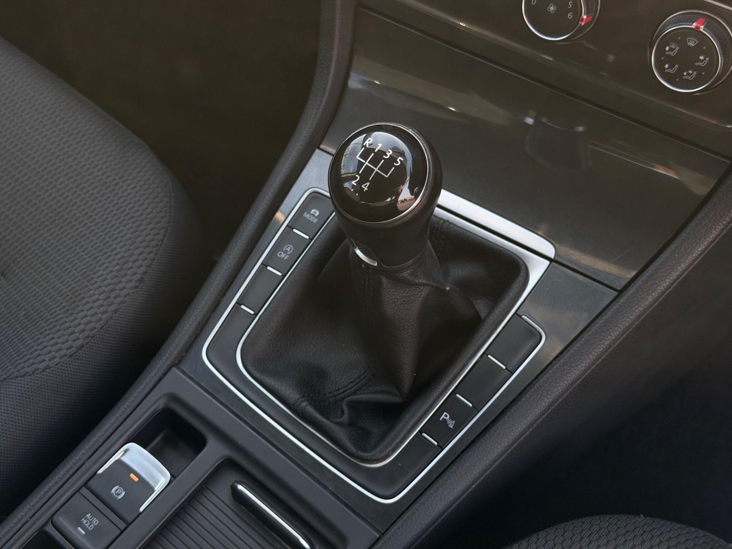 Used Volkswagen Golf 2017 for sale - 76989354: Photo 10