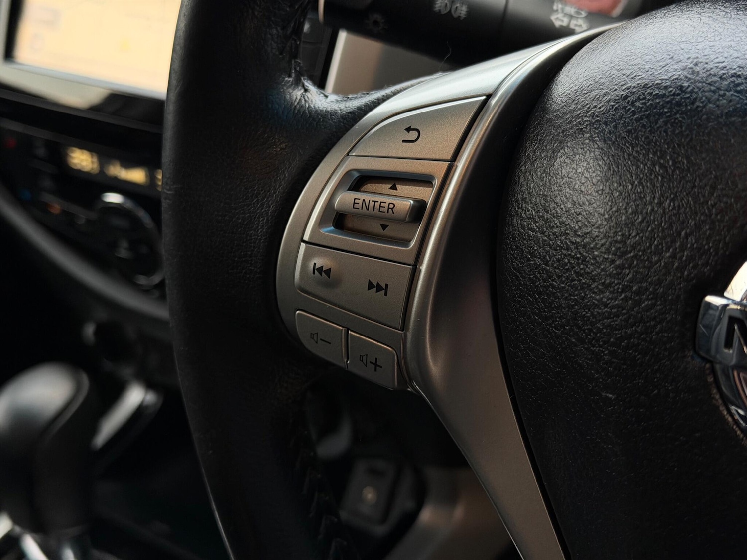 Used Nissan Navara 2018 for sale - 76752847: Photo 18