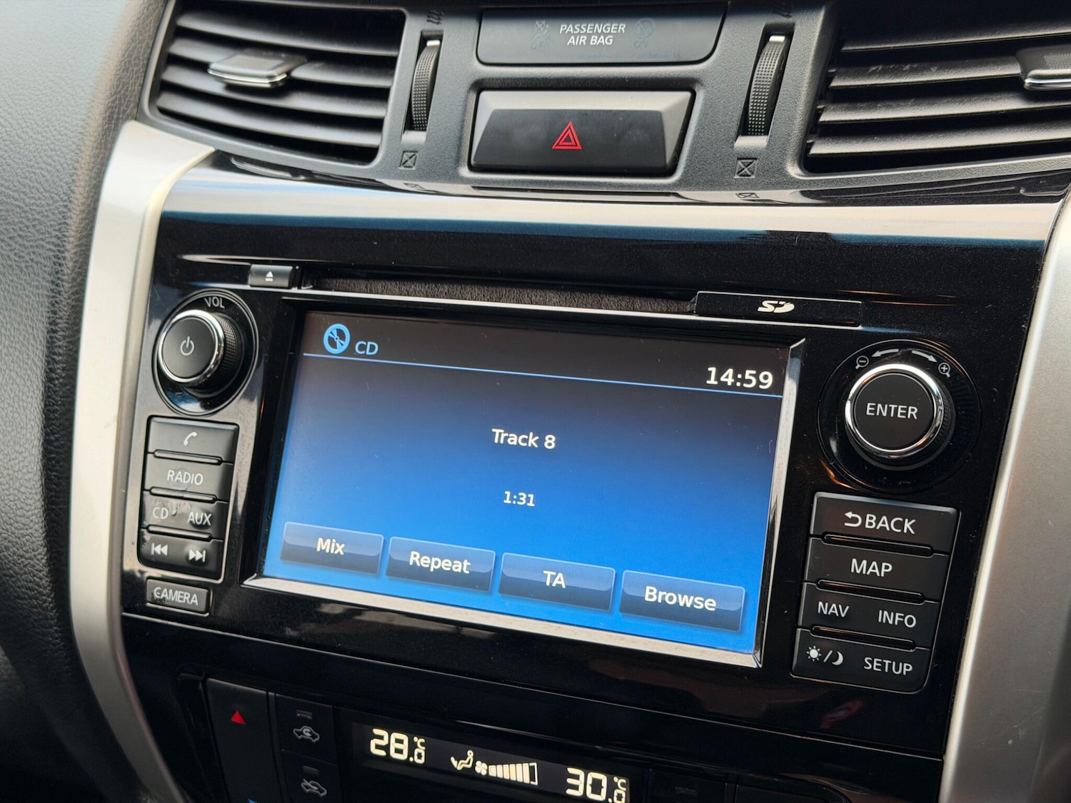 Used Nissan Navara 2018 for sale - 76752847: Photo 31