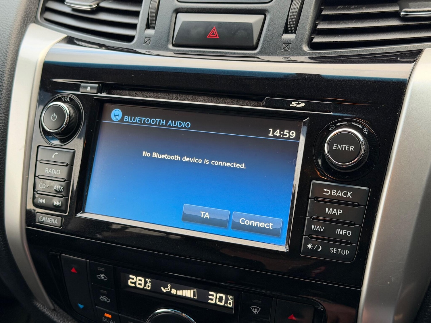 Used Nissan Navara 2018 for sale - 76752847: Photo 32