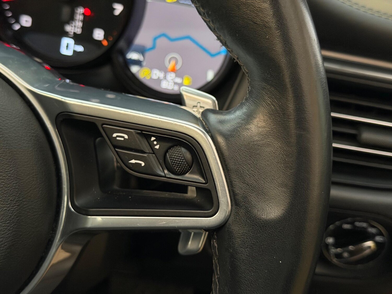 Used Porsche Macan for sale - 77306178: Photo 25