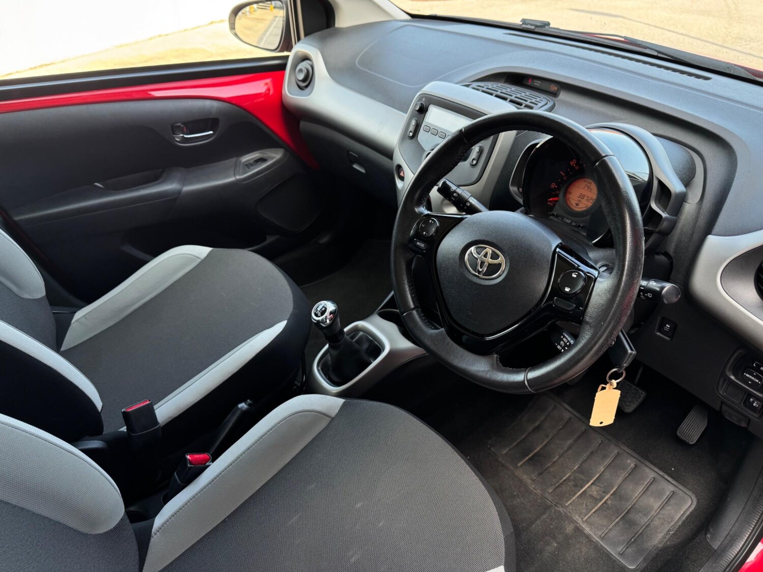 Used Toyota AYGO 2017 for sale - 76562532: Photo 17