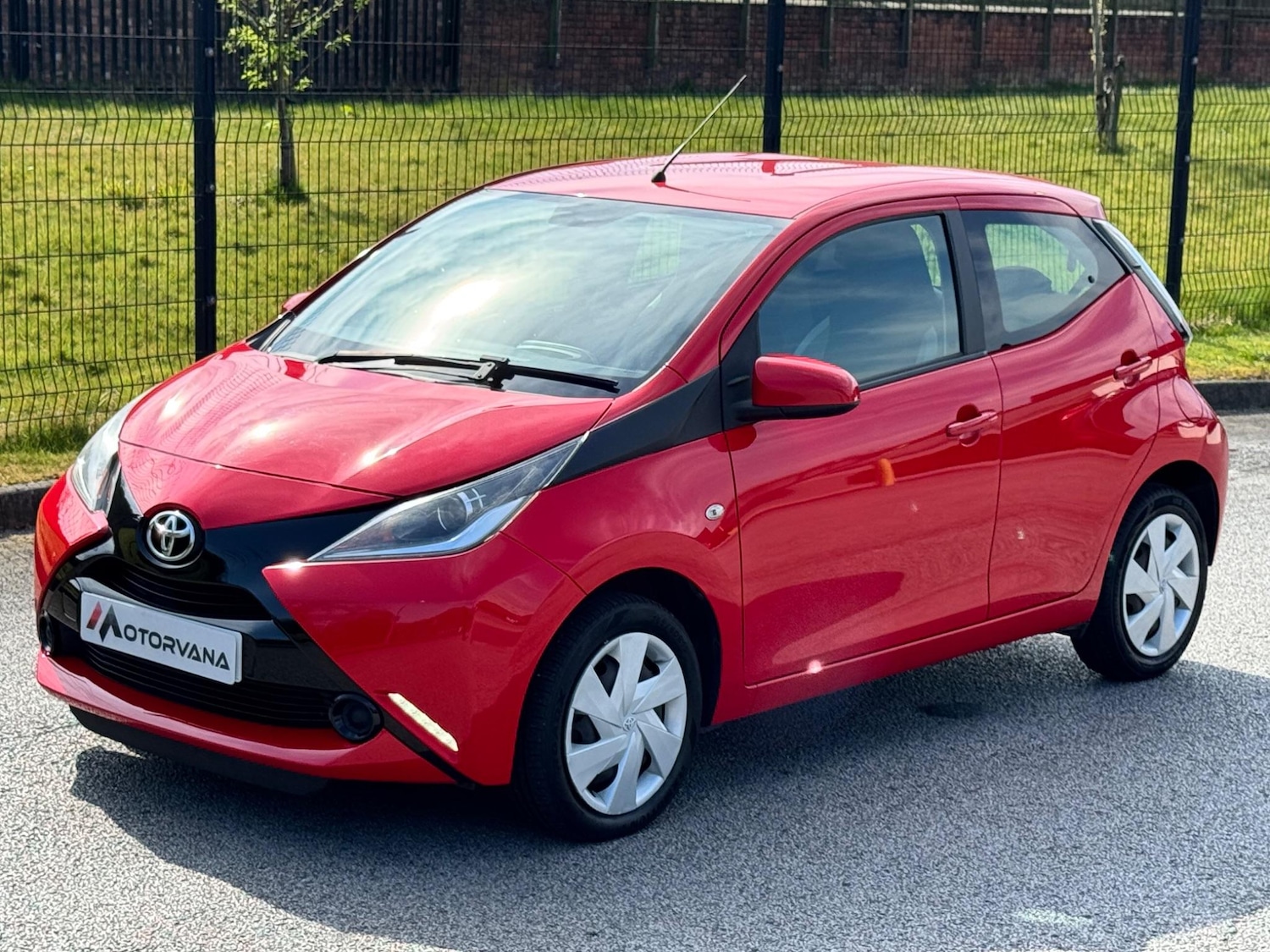 Used Toyota AYGO 2017 for sale - 76562532: Photo 8