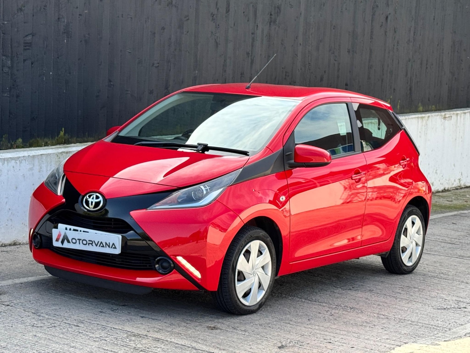 Used Toyota AYGO 2017 for sale - 76562532: Photo 9