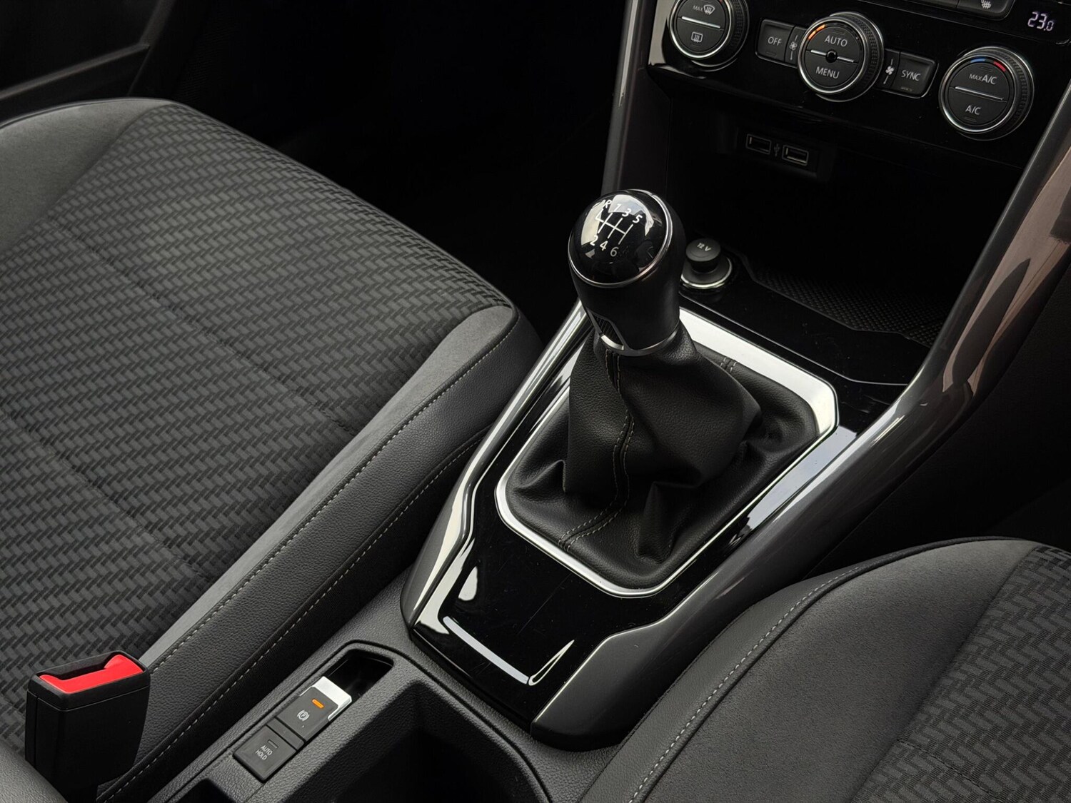 Used Volkswagen T-Roc 2020 for sale - 76561054: Photo 19