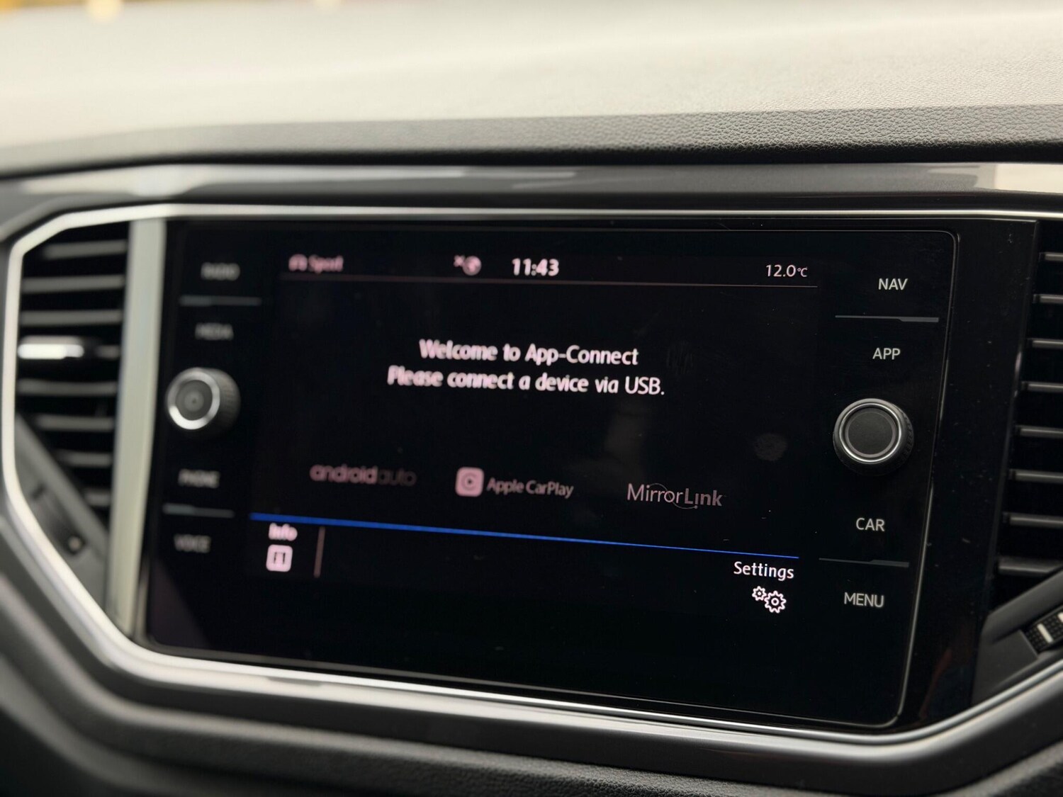 Used Volkswagen T-Roc 2020 for sale - 76561054: Photo 36