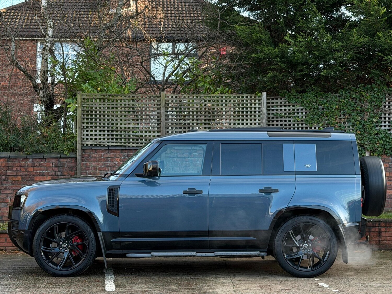 Used Land Rover Defender 110 for sale - 76964657: Photo 11