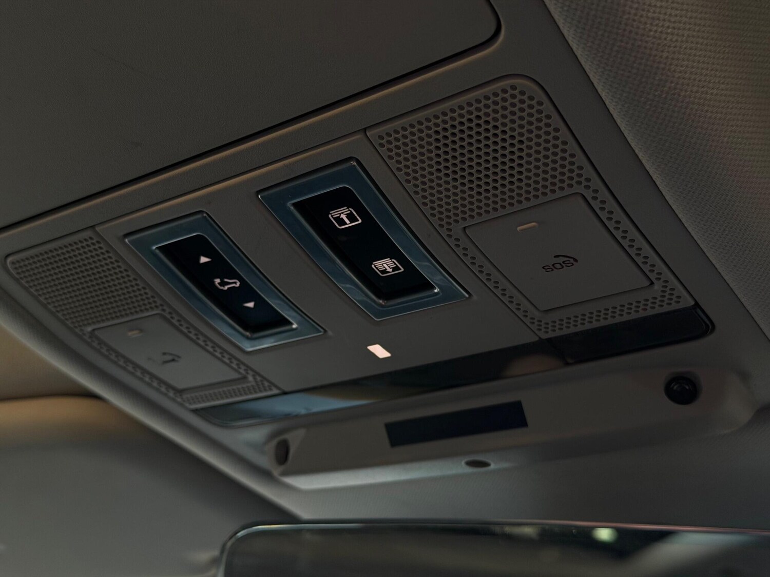 Used Land Rover Defender 110 for sale - 76964657: Photo 28