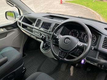 Used Volkswagen Transporter 2016 for sale - 76995173: Photo