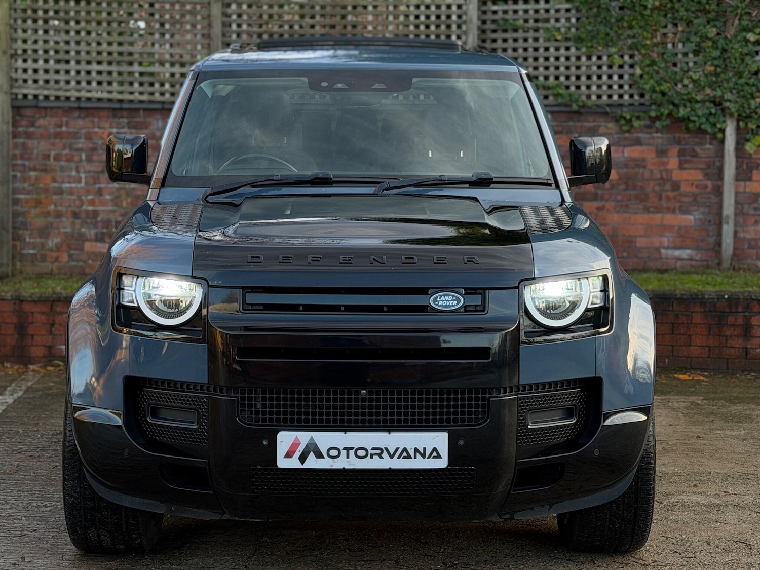 Used Land Rover Defender 2020 for sale - 77411024: Photo 2