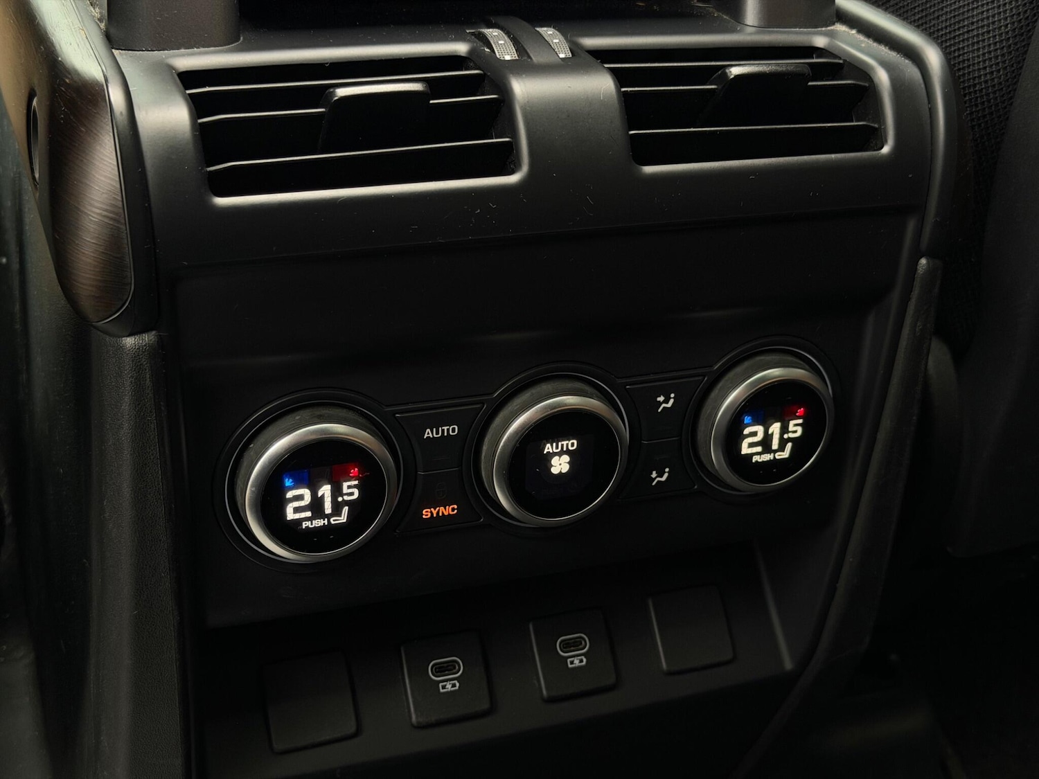 Used Land Rover Defender 2022 for sale - 76714246: Photo 33