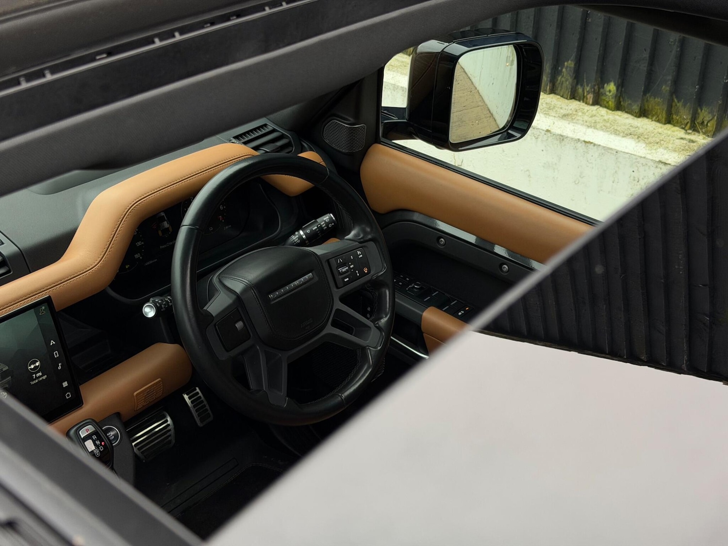 Used Land Rover Defender 2022 for sale - 76714246: Photo 35