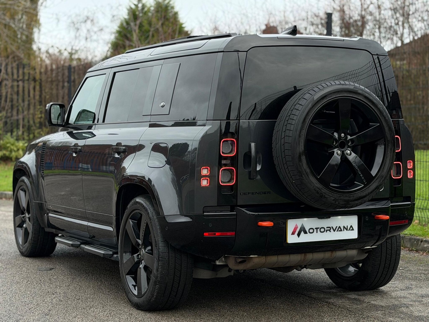 Used Land Rover Defender 2022 for sale - 76714246: Photo 4