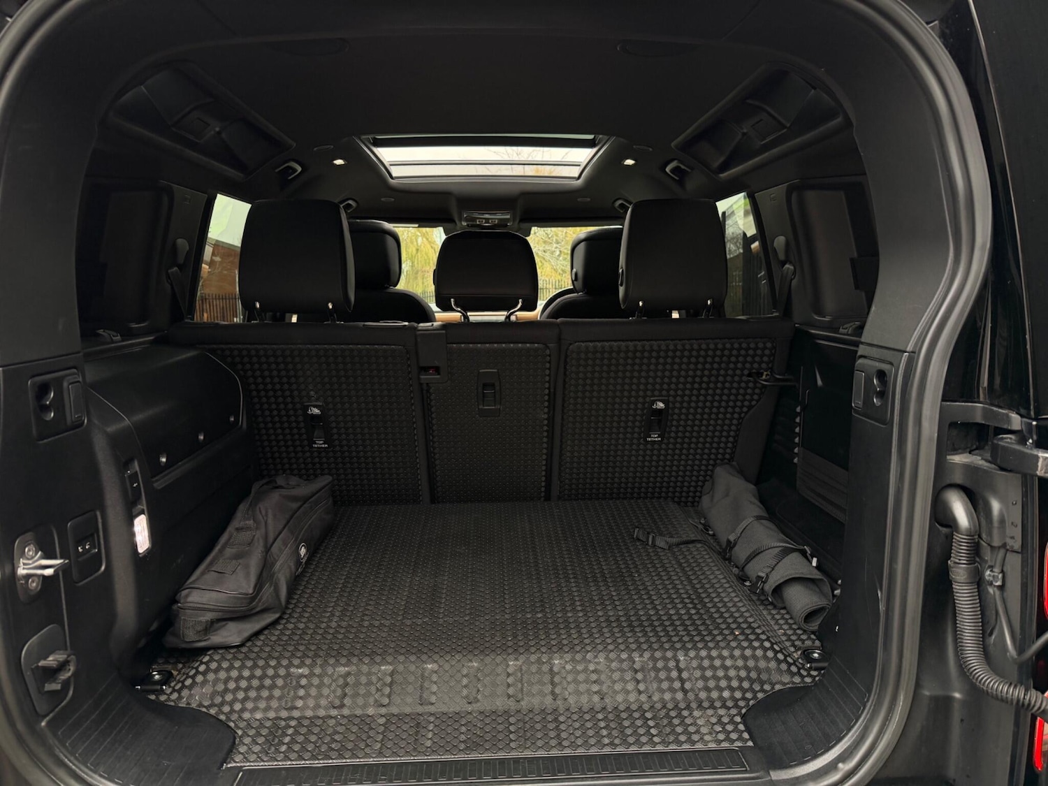 Used Land Rover Defender 2022 for sale - 76714246: Photo 73