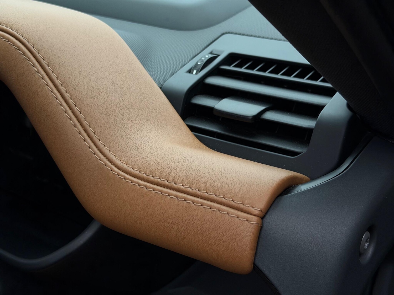 Used Land Rover Defender 2022 for sale - 76714246: Photo 75