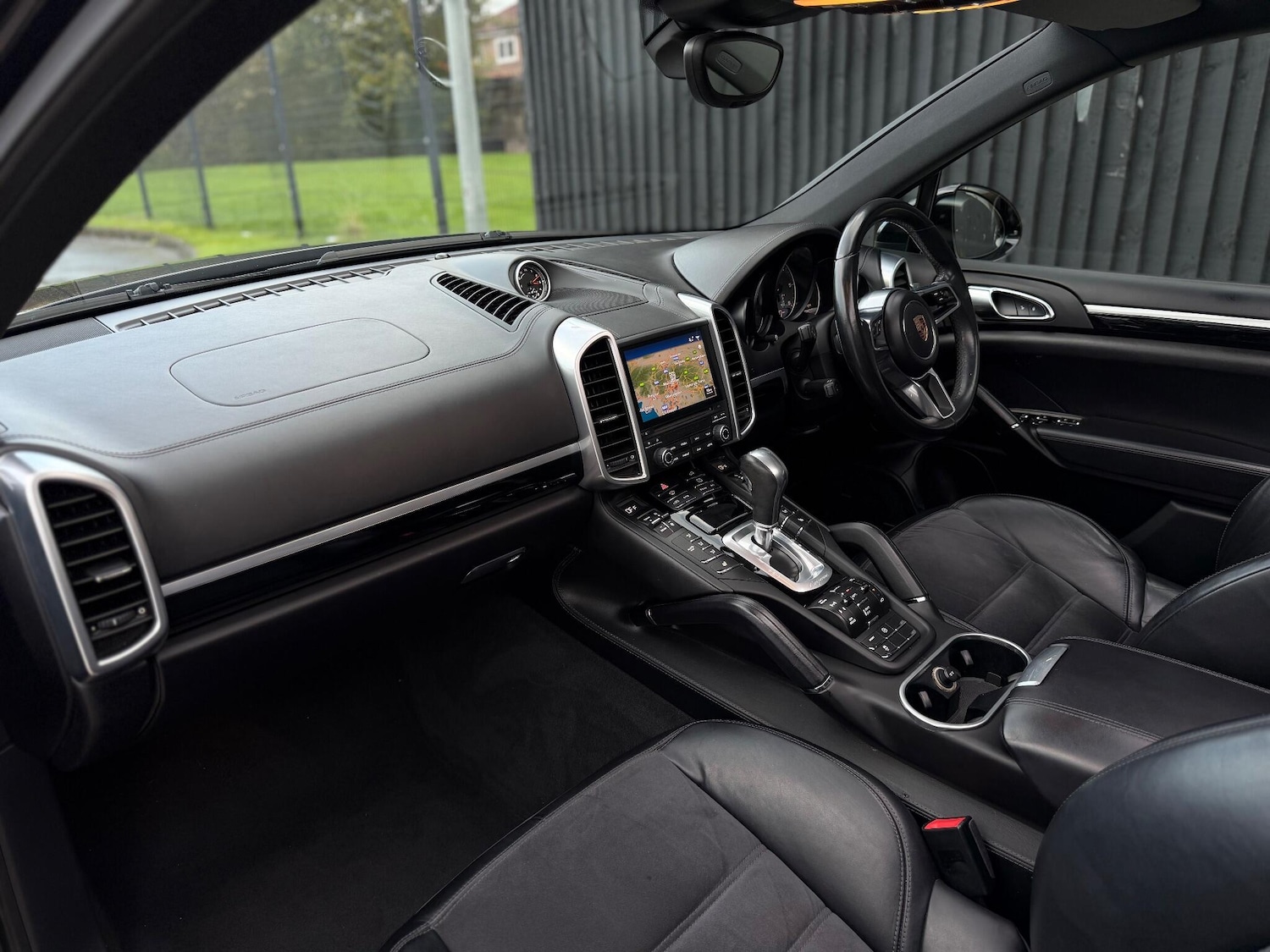 Used Porsche Cayenne 2017 for sale - 76561031: Photo 17