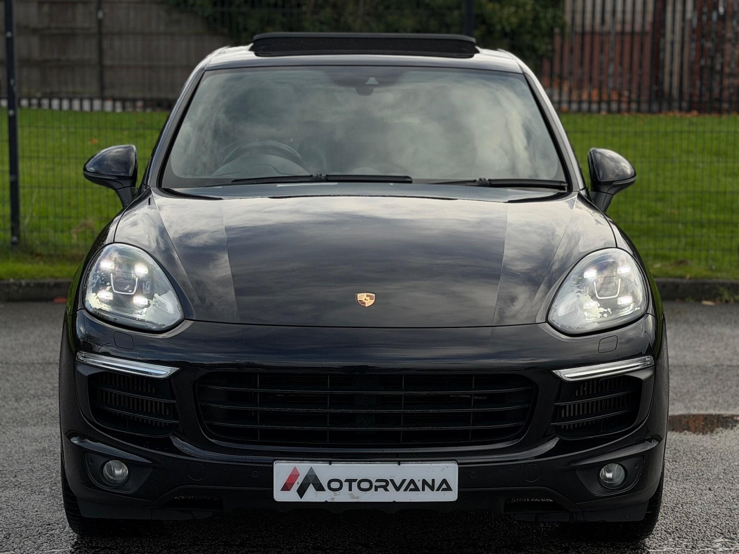 Used Porsche Cayenne 2017 for sale - 76561031: Photo 2