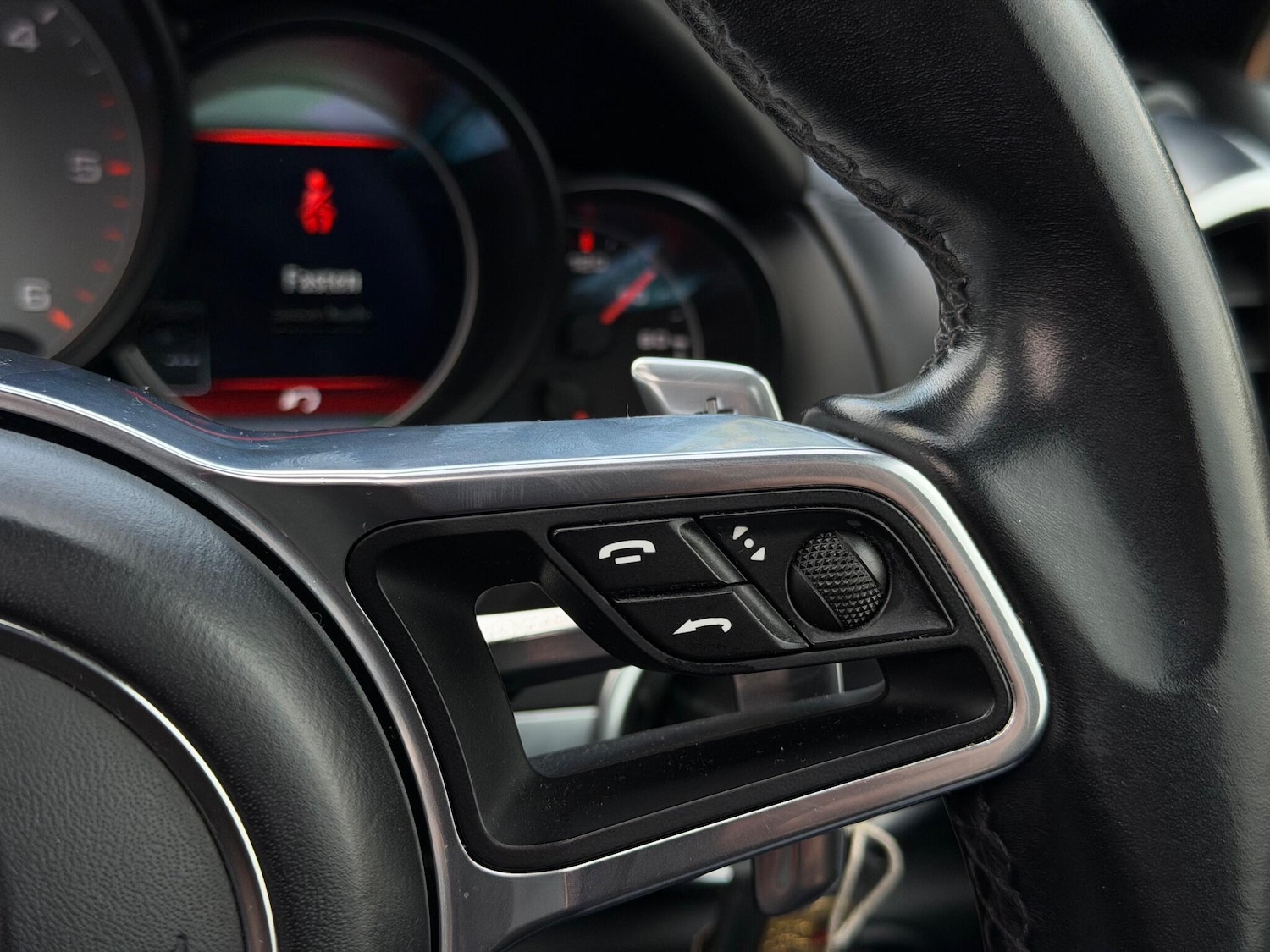 Used Porsche Cayenne 2017 for sale - 76561031: Photo 29