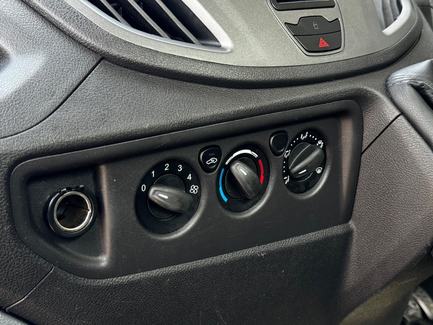 Used Ford Transit 2015 for sale - 76562536: Photo 11