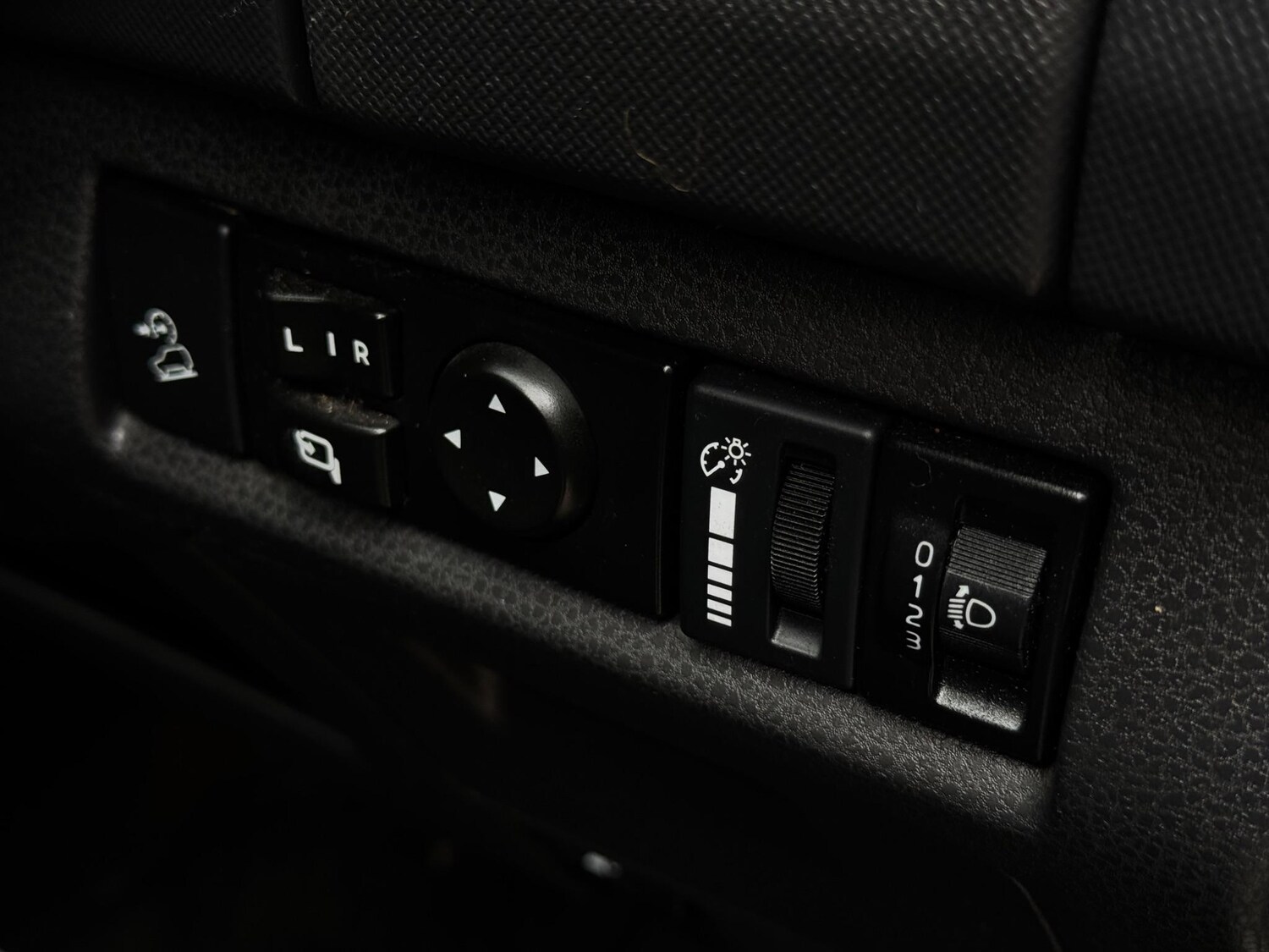 Used Isuzu D-Max 2018 for sale - 76993523: Photo 12