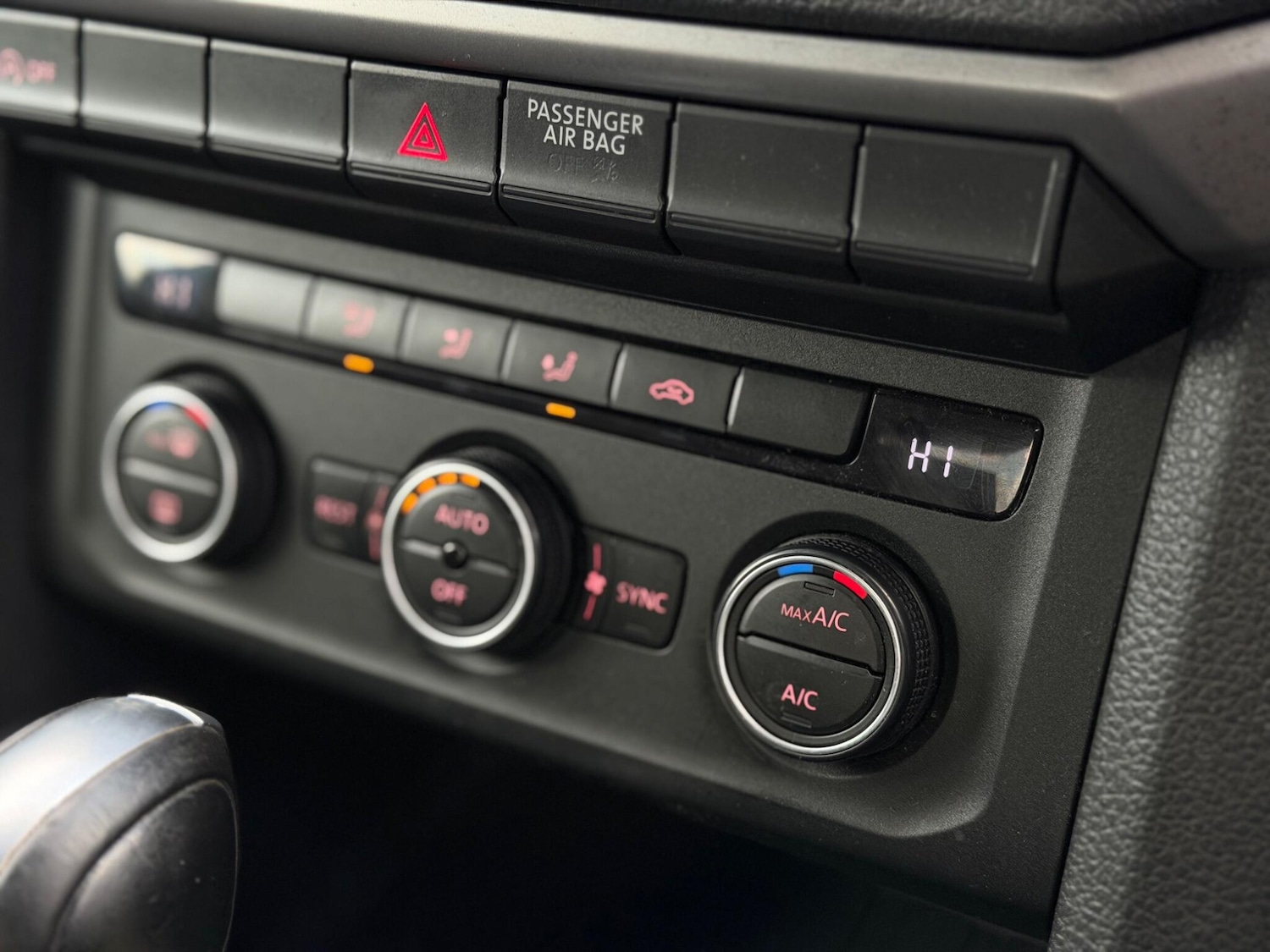 Used Volkswagen Amarok 2018 for sale - 76607097: Photo 16