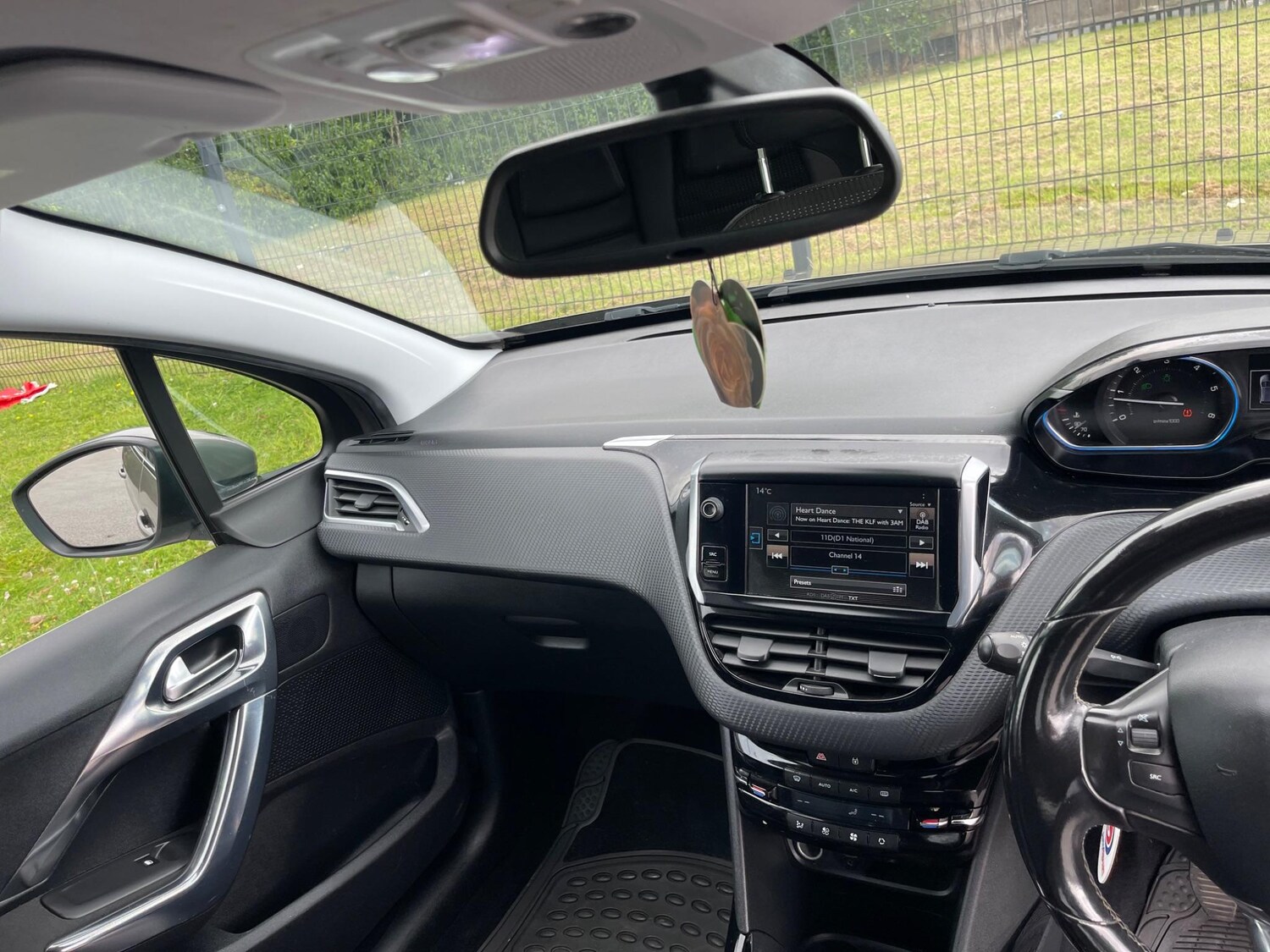 Used Peugeot 2008 2015 for sale - 76562006: Photo 12