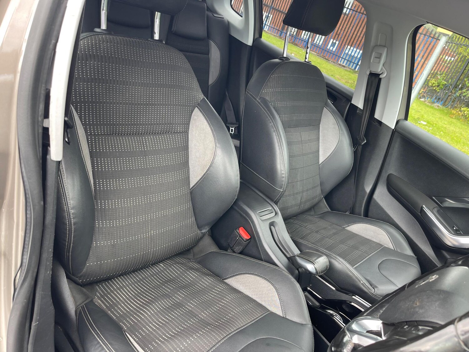 Used Peugeot 2008 2015 for sale - 76562006: Photo 15