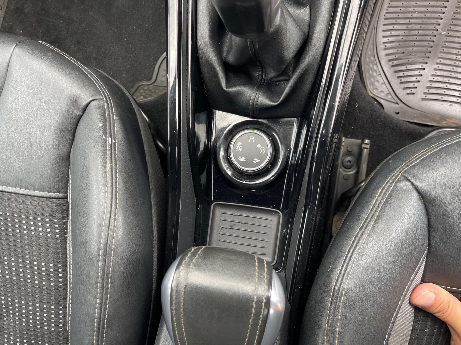 Used Peugeot 2008 2015 for sale - 76562006: Photo 26