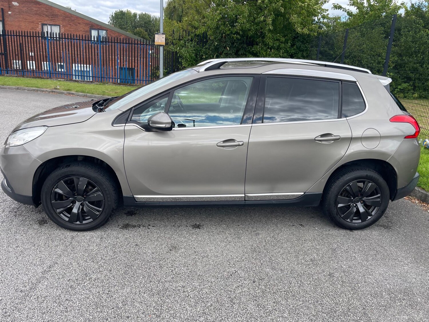 Used Peugeot 2008 2015 for sale - 76562006: Photo 6