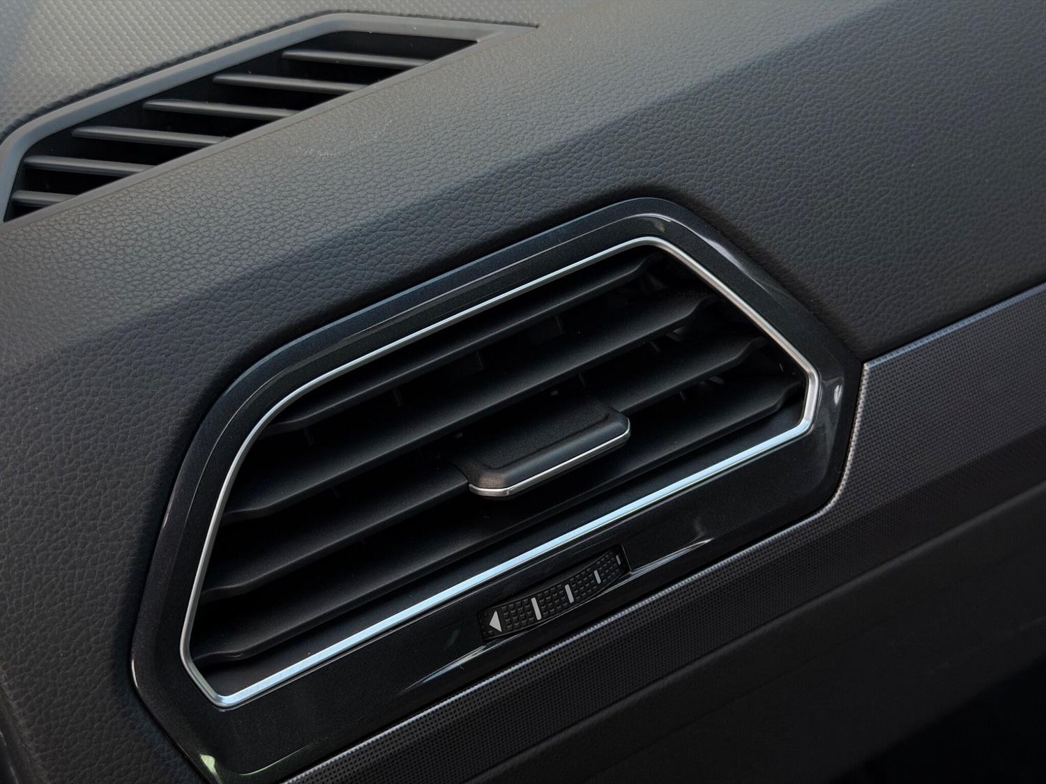 Used Volkswagen Tiguan 2018 for sale - 77155586: Photo 11