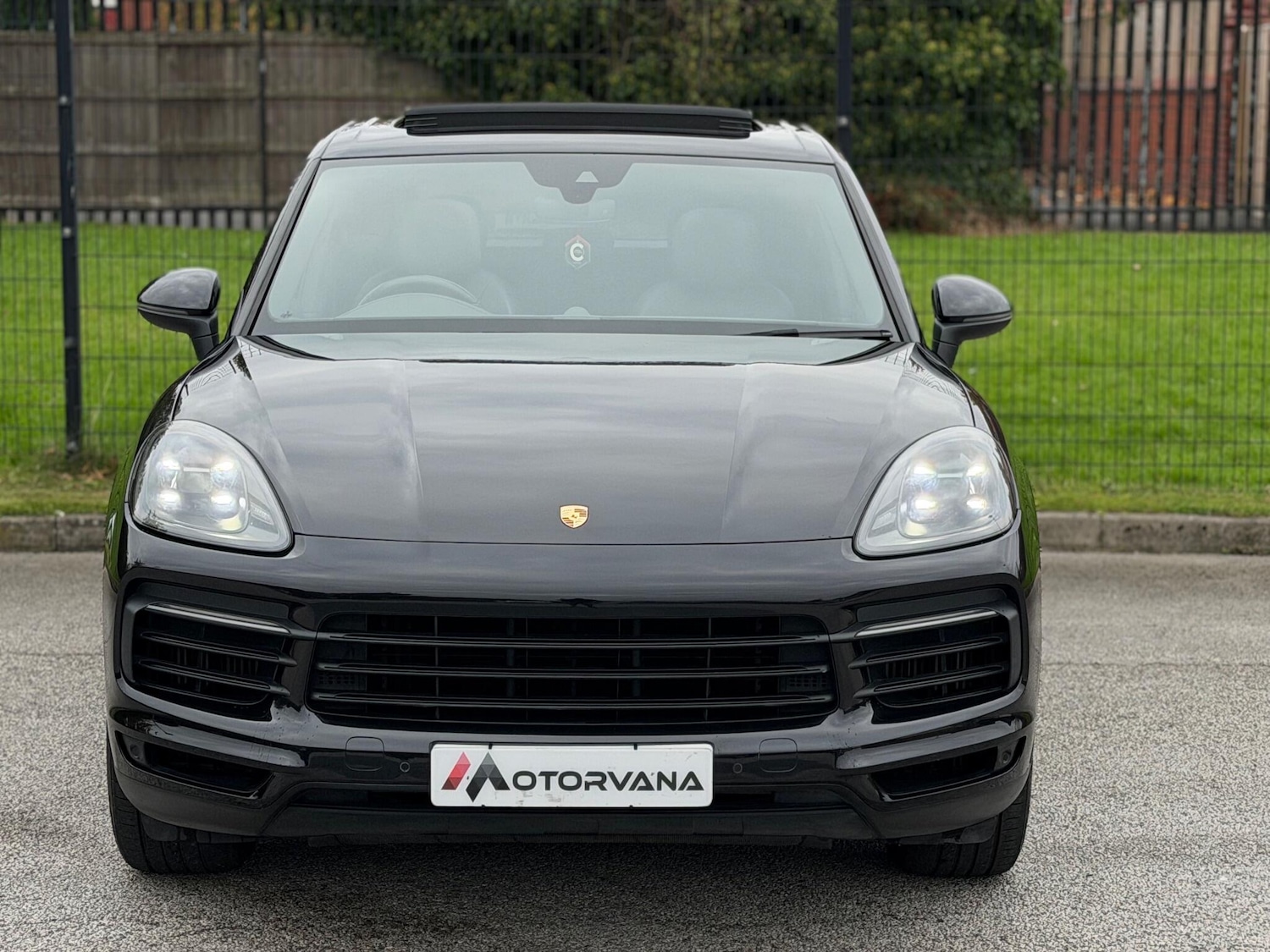 Used Porsche Cayenne 2018 for sale - 76561358: Photo 2