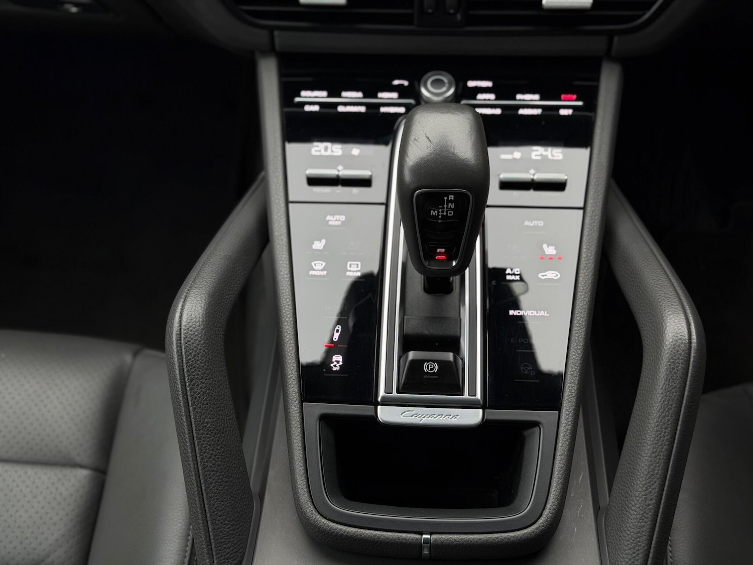 Used Porsche Cayenne 2018 for sale - 76561358: Photo 24