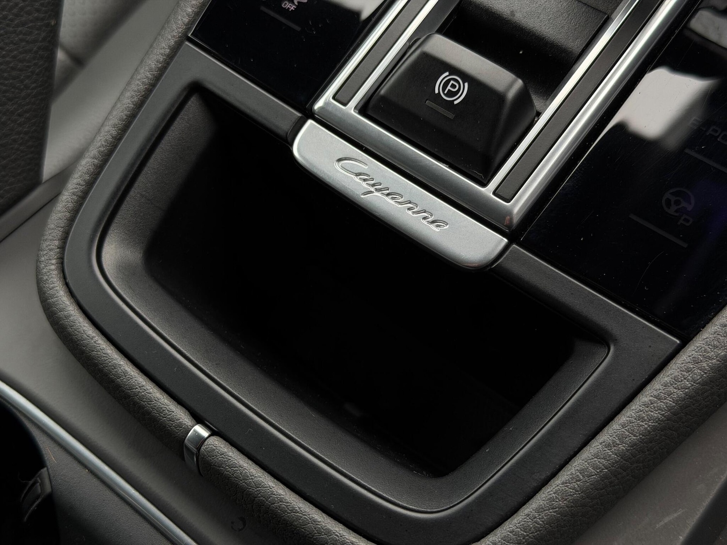 Used Porsche Cayenne 2018 for sale - 76561358: Photo 36