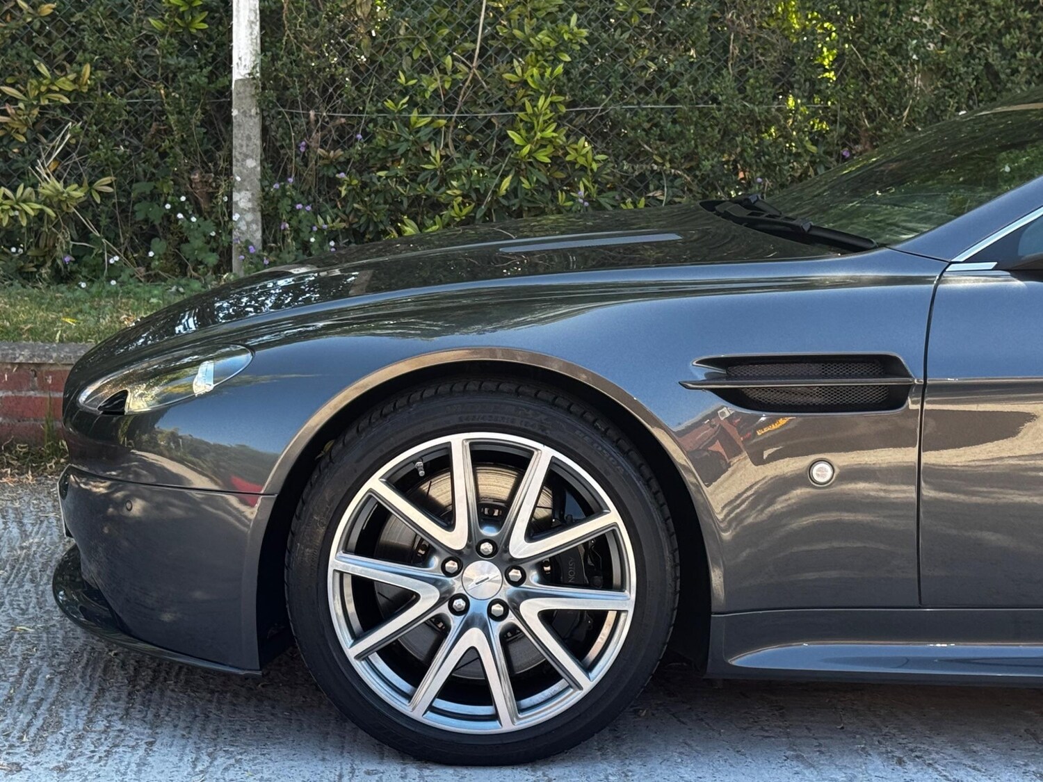 Used Aston Martin Vantage 2012 for sale - 76995108: Photo 34