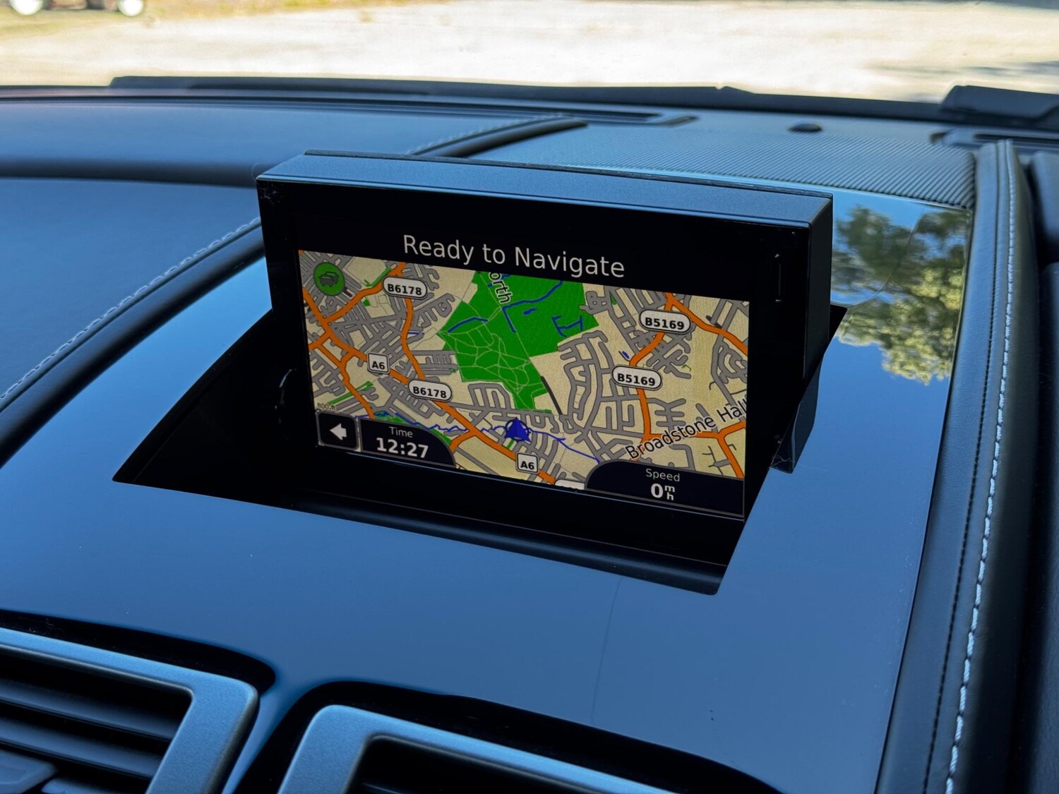 Used Aston Martin Vantage 2012 for sale - 76995108: Photo 39