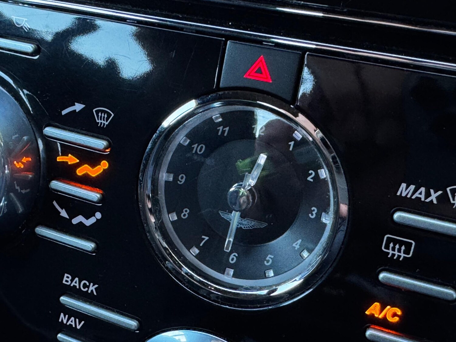 Used Aston Martin Vantage 2012 for sale - 76995108: Photo 44