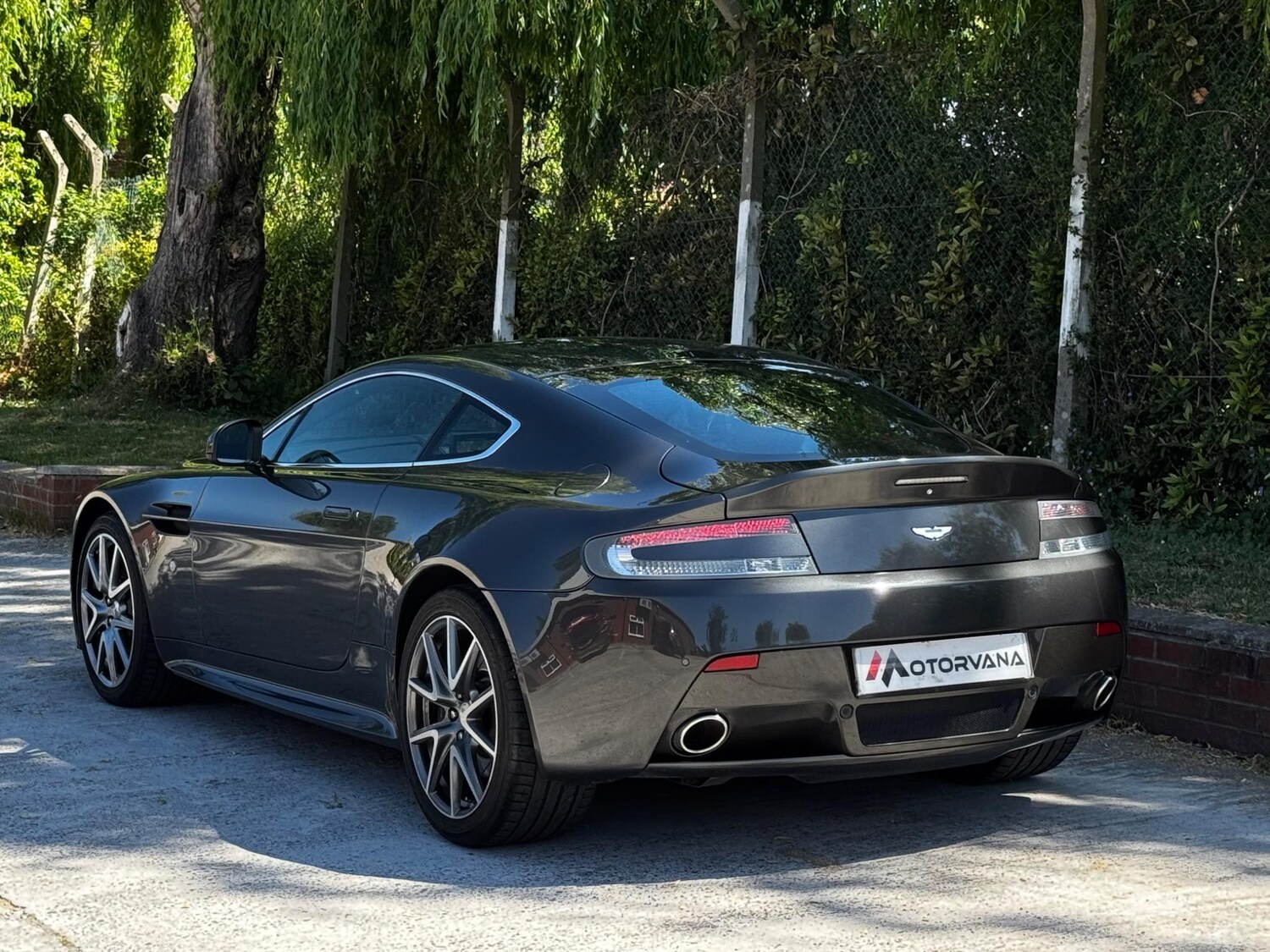 Used Aston Martin Vantage 2012 for sale - 76995108: Photo 48