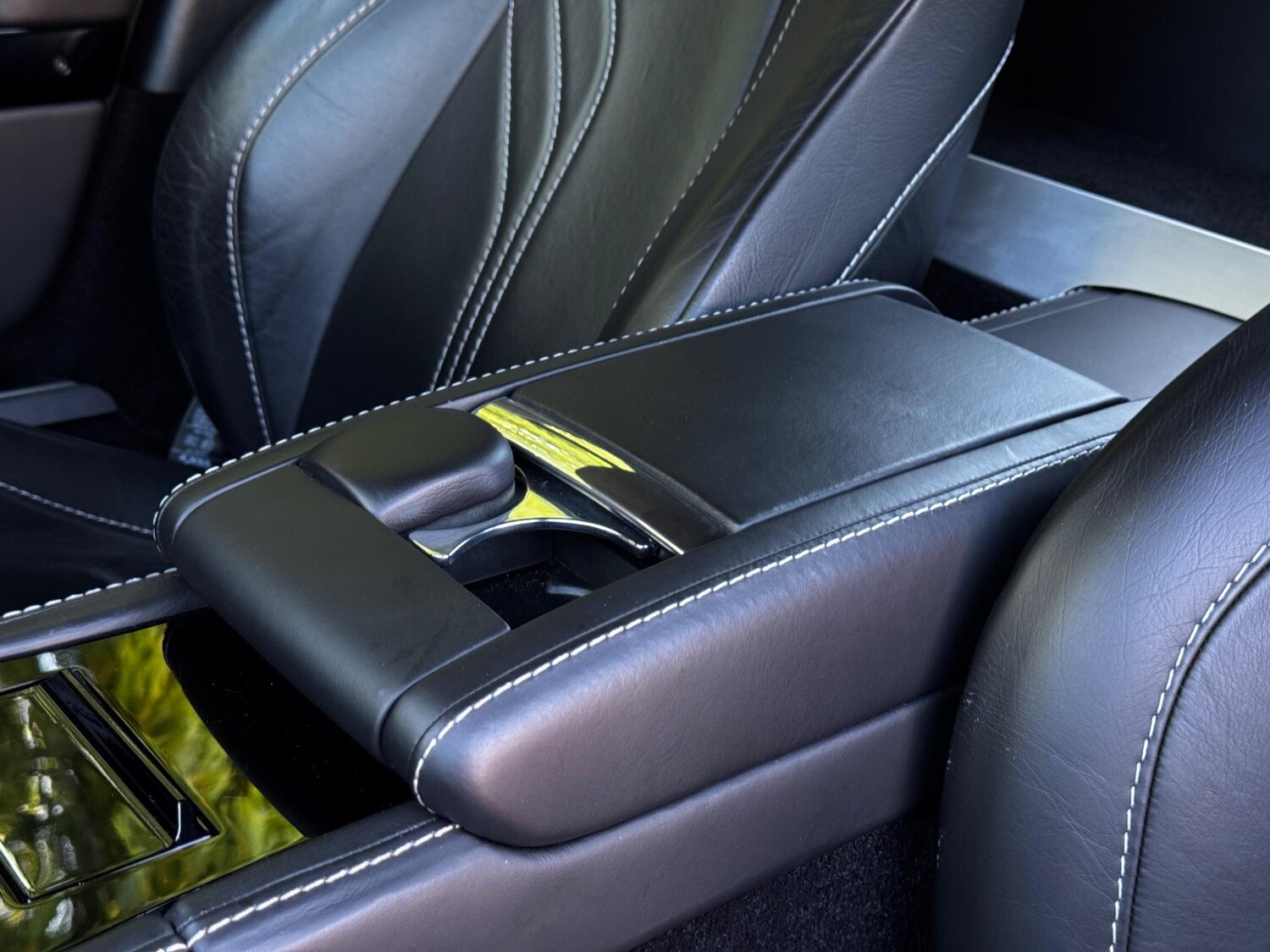 Used Aston Martin Vantage 2012 for sale - 76995108: Photo 51