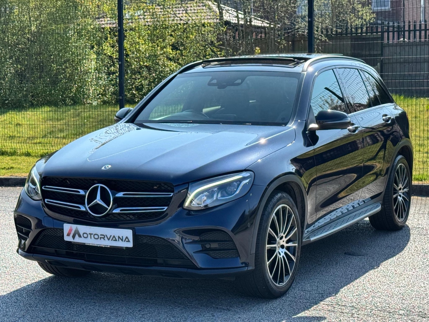 Used Mercedes-Benz GLC 2019 for sale - 76562315: Photo 2