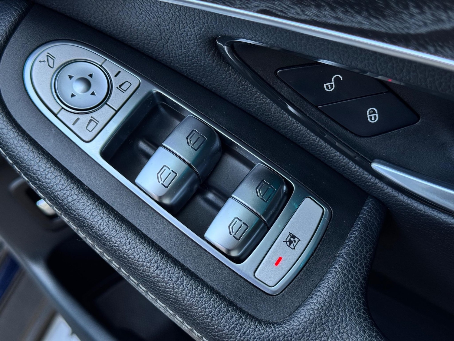 Used Mercedes-Benz GLC 2019 for sale - 76562315: Photo 25