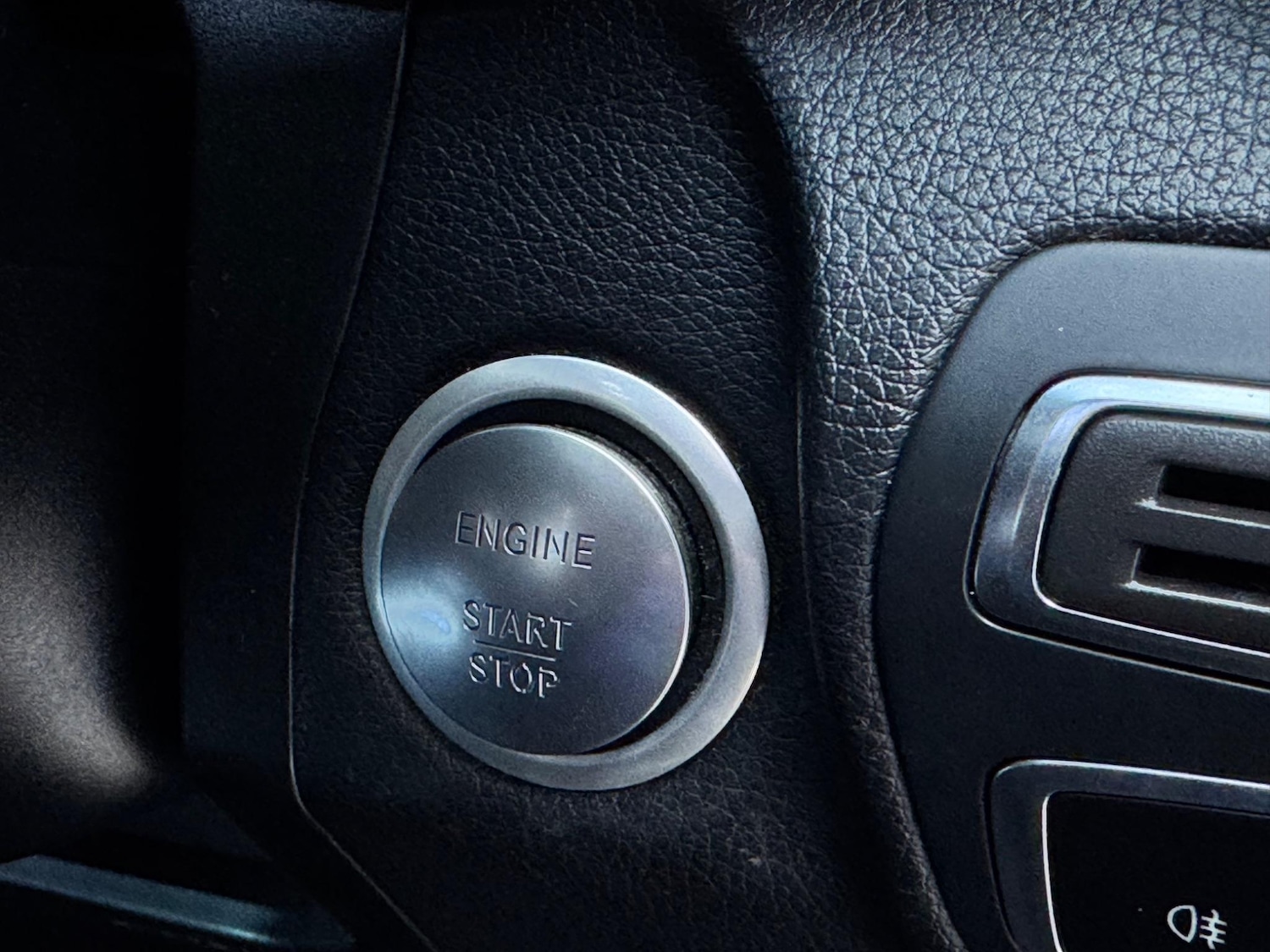 Used Mercedes-Benz GLC 2019 for sale - 76562315: Photo 27